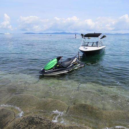 Sea Blue Hotel Onna Bagian luar foto