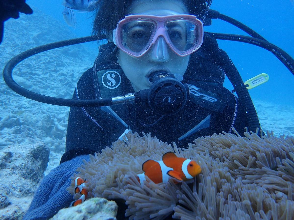Sea Blue Hotel Onna Bagian luar foto