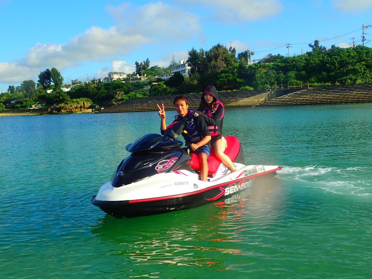 Sea Blue Hotel Onna Bagian luar foto