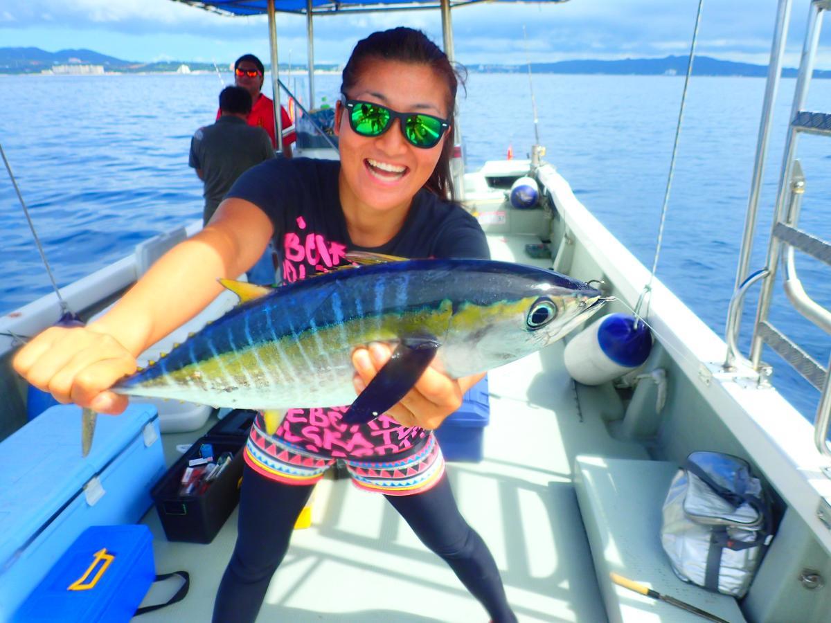 Sea Blue Hotel Onna Bagian luar foto